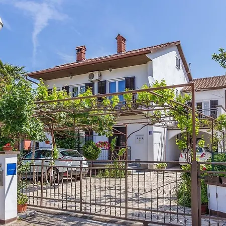 Maja Apartamento